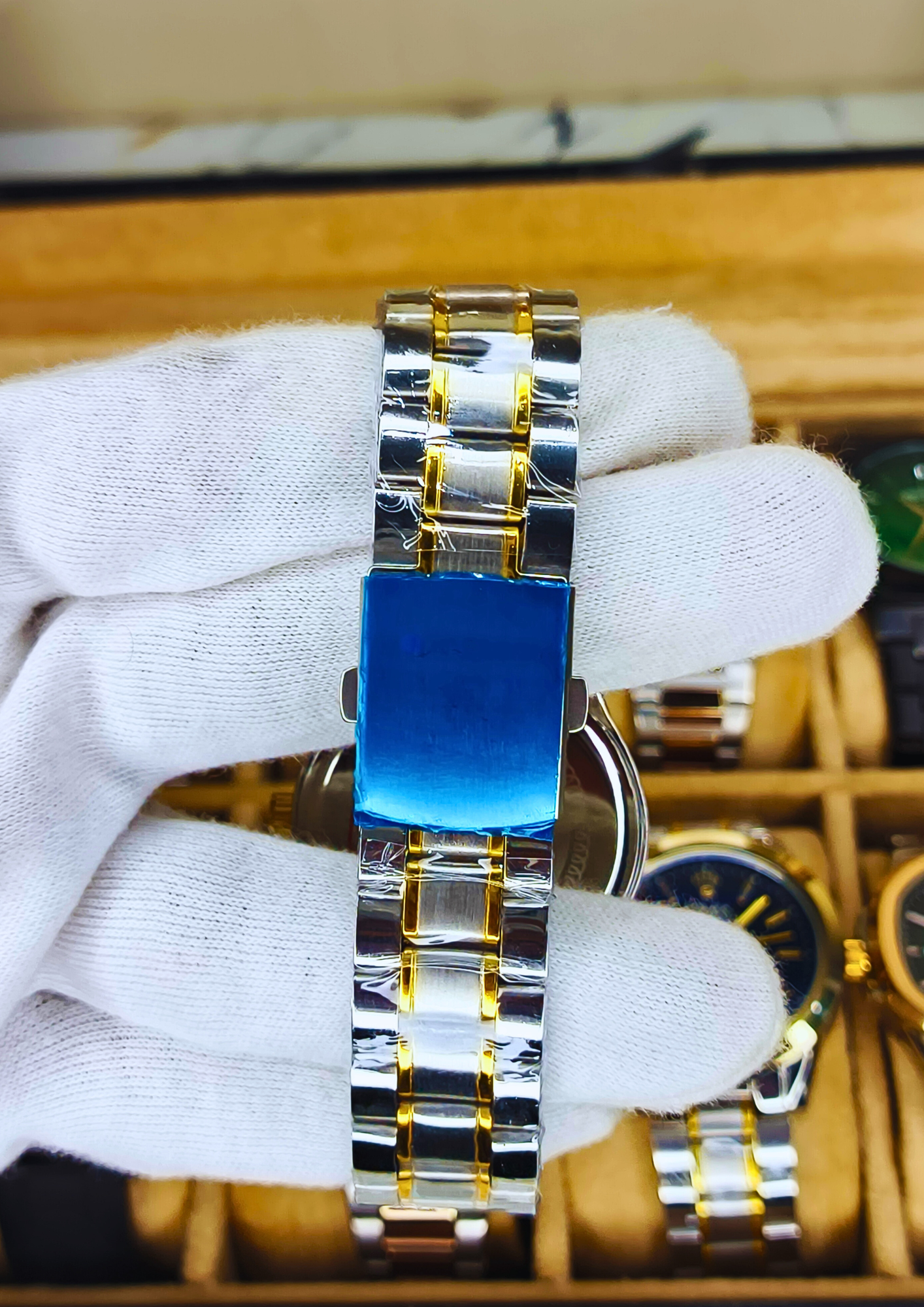 Classic Two-Tone Luxury Watch — Black Dial | Steel & Gold Finish