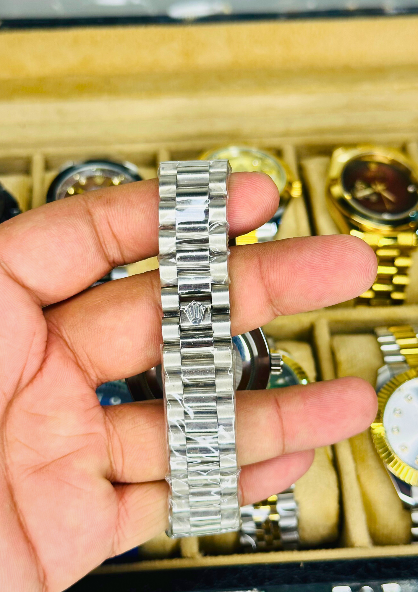 Rolex Diamond Edition — Silver Roman Luxury Timepiece