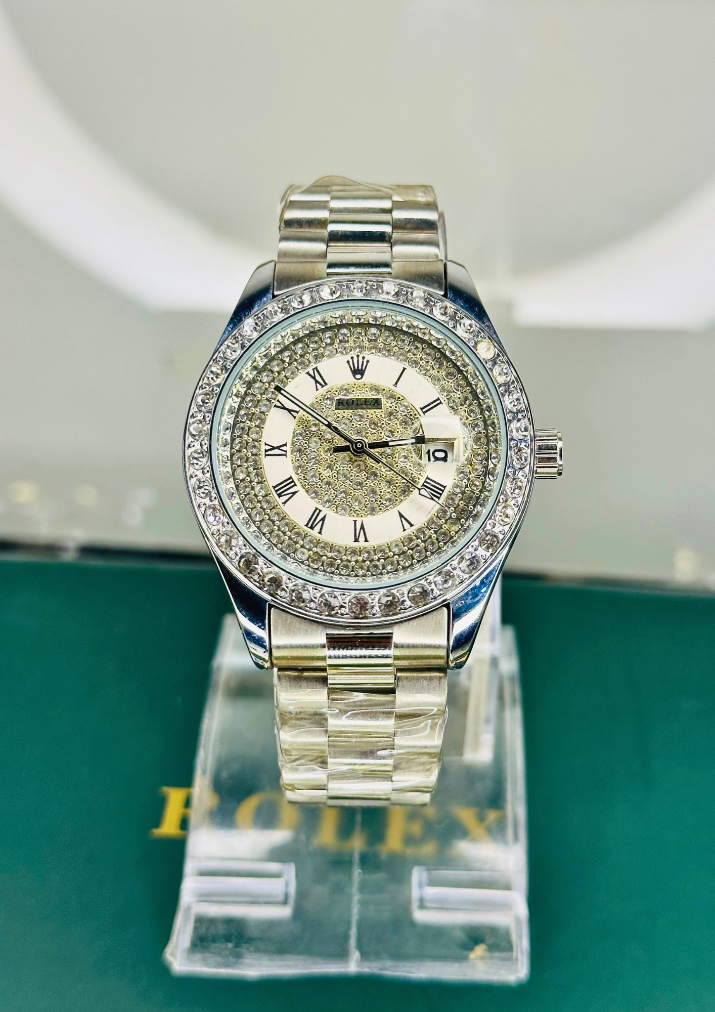 Rolex Diamond Edition — Silver Roman Luxury Timepiece