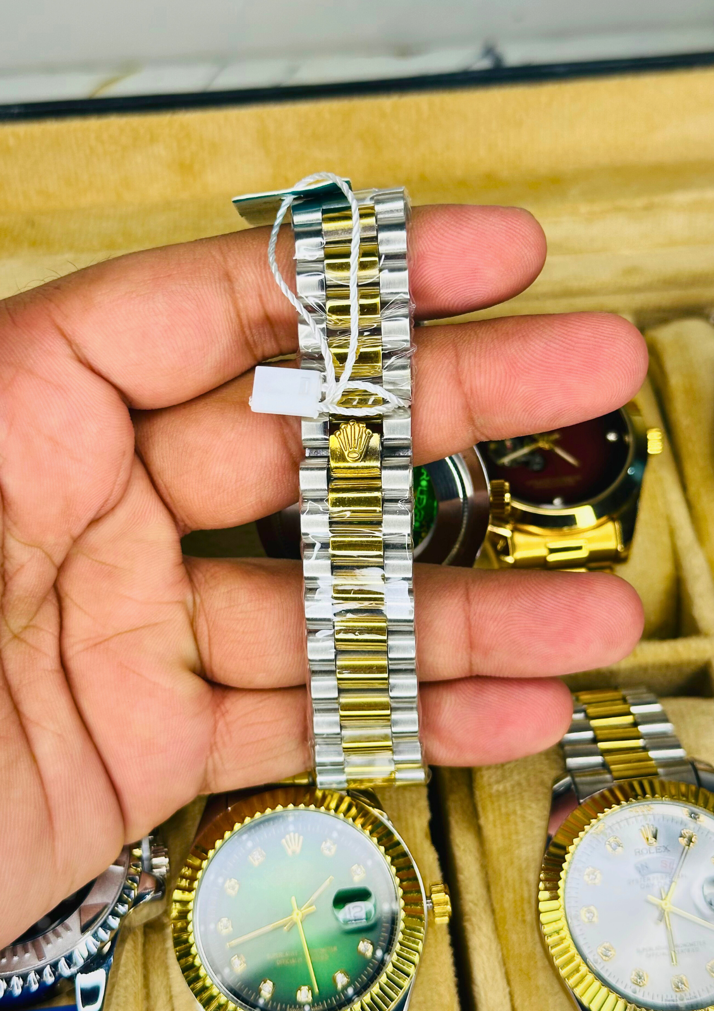 Rolex Oyster Perpetual Gold Champagne Edition — Classic Elegance for Every Moment