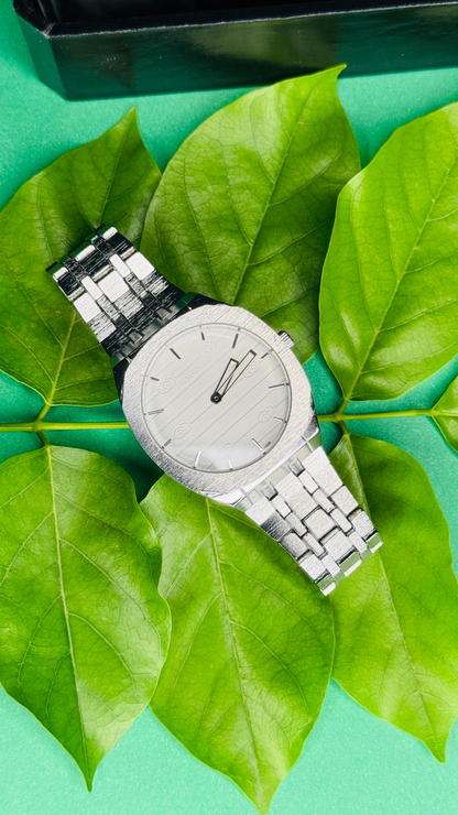 Golden Aura – Luxury Women's Designer Watch