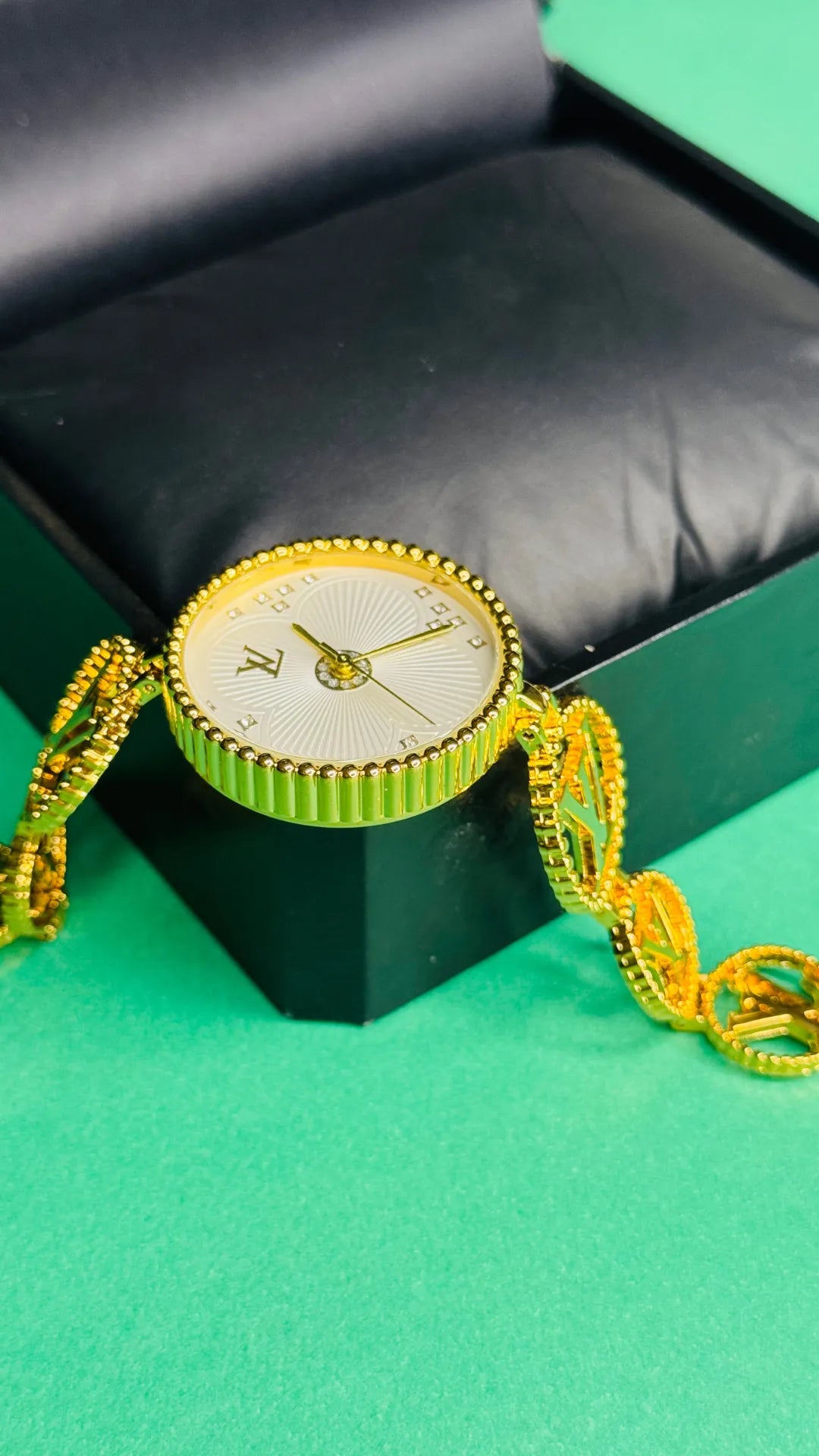 Luxe Charm - White Dial Golden Signature Women’s Watch