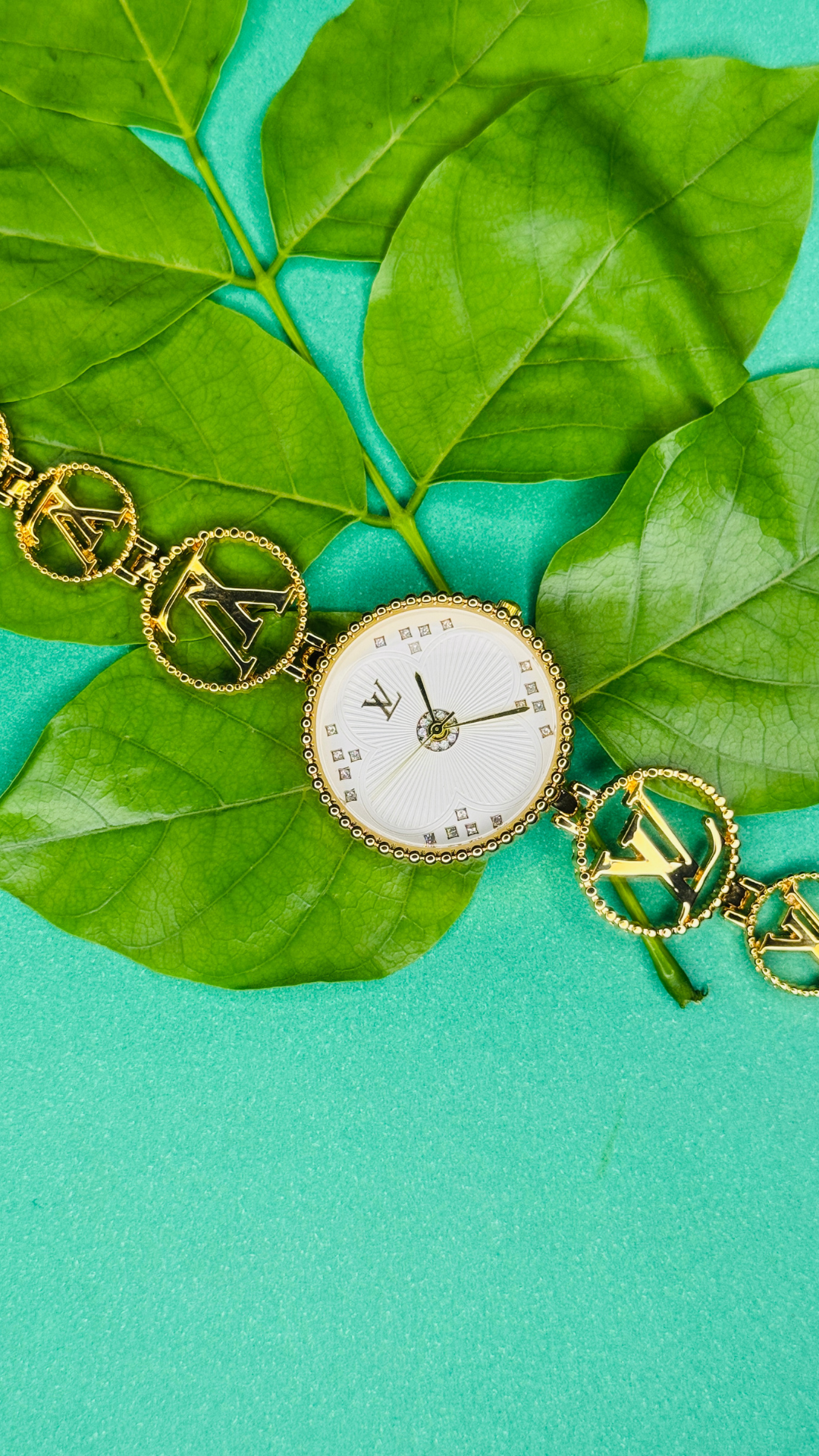 Luxe Charm - White Dial Golden Signature Women’s Watch